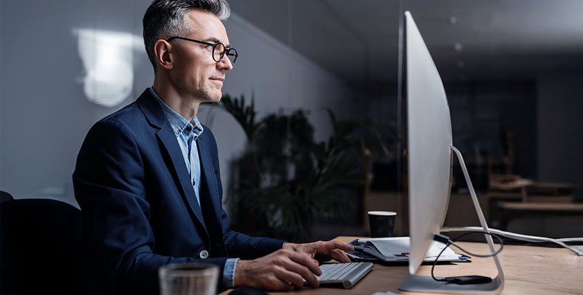 Quais são os benefícios do agente de IA para gestão de serviços?